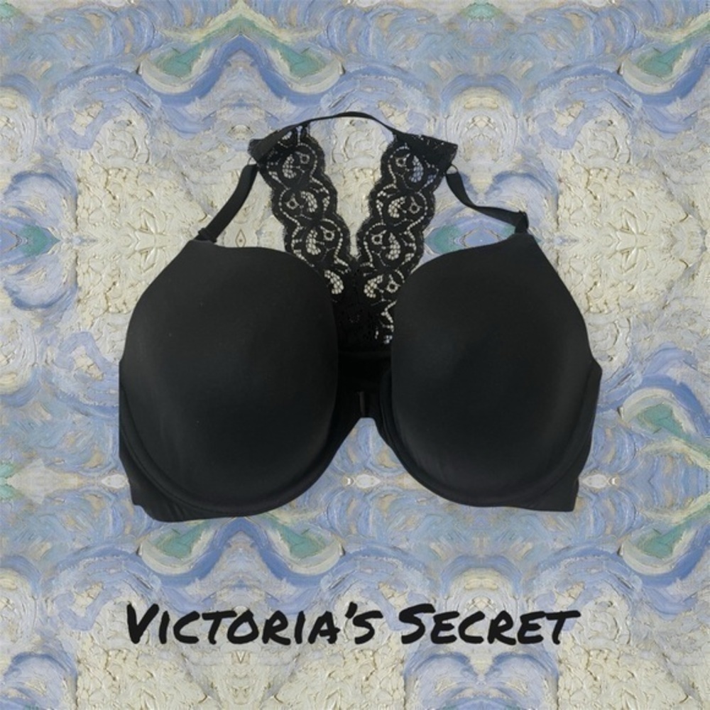 Victoria’s Secret Black Front Closure Bra🎊